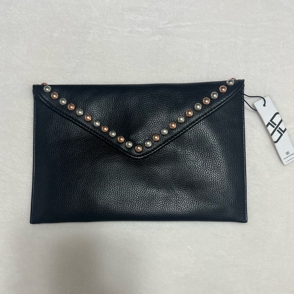 Black clutch